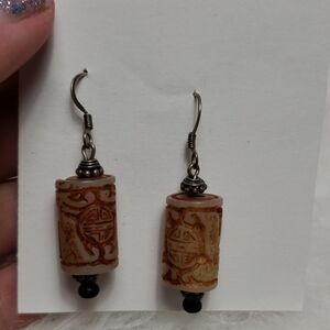 Unique dangling style earrings